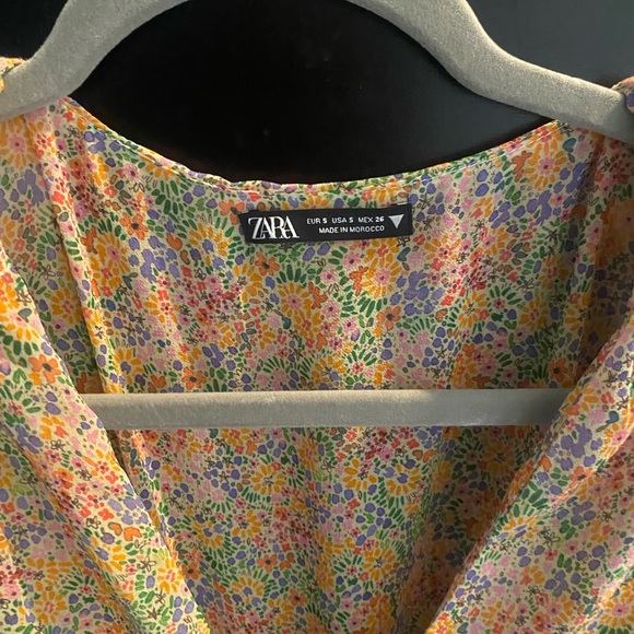 ZARA Floral Ruched Dress - Picture 4 of 4